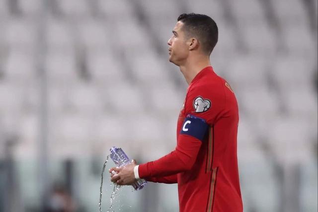 爱游戏体育app下载-TA：强烈反对后FIFA允许球迷带水瓶进场馆，但墨西哥不适用